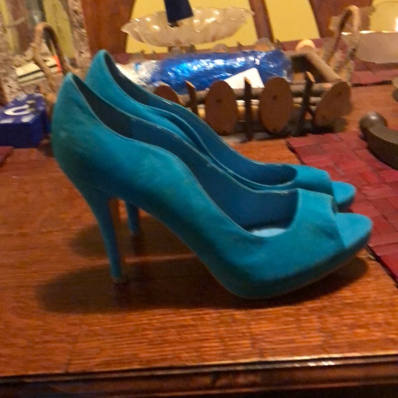 Pumps - Picture 2 of 2